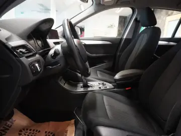 BMW X1 xDrive 25e PHEV Aut LED Navi