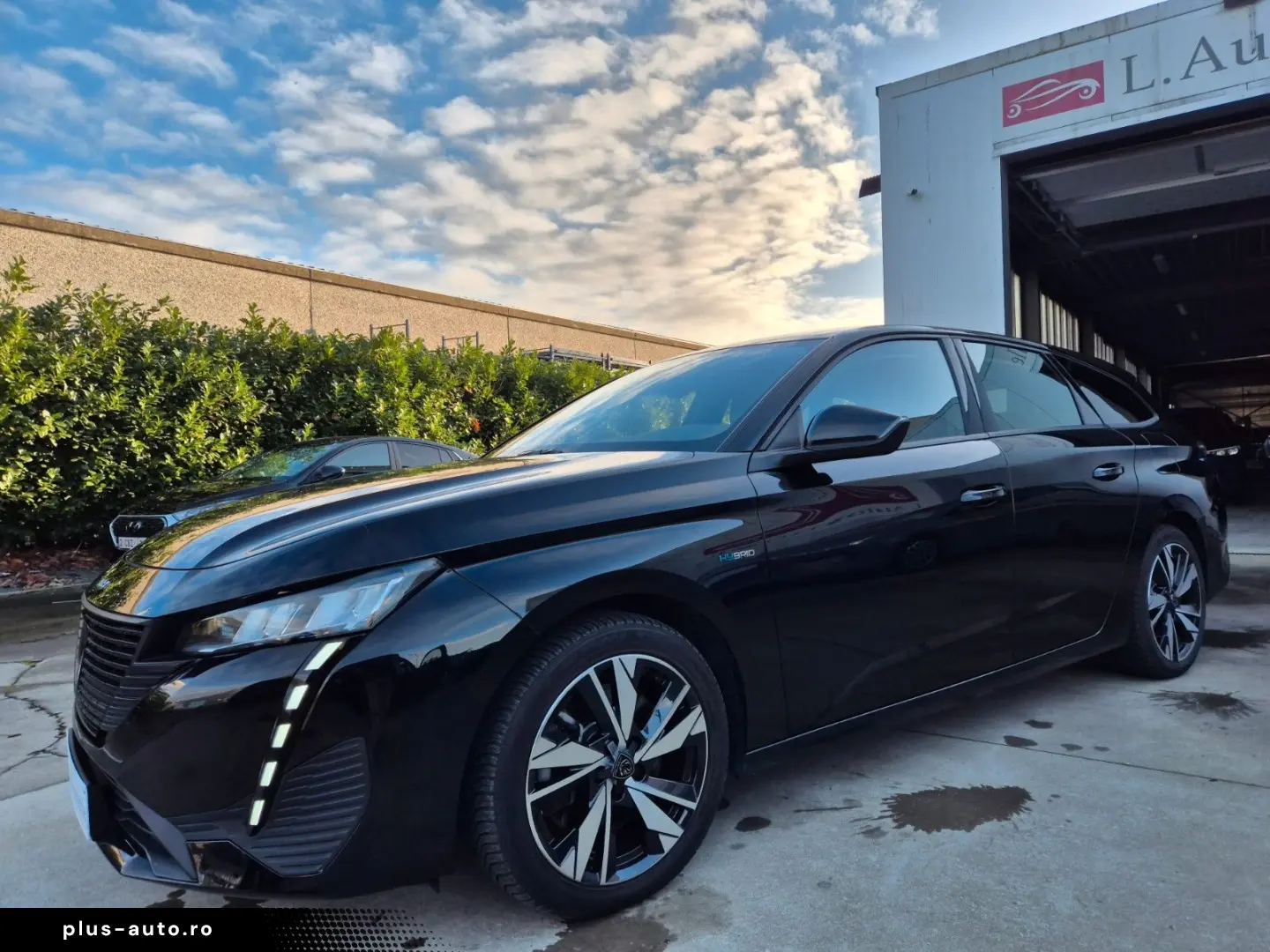 PEUGEOT 308 SW 1.6    PHEV HYBRID    e-EAT8    77.434 KM