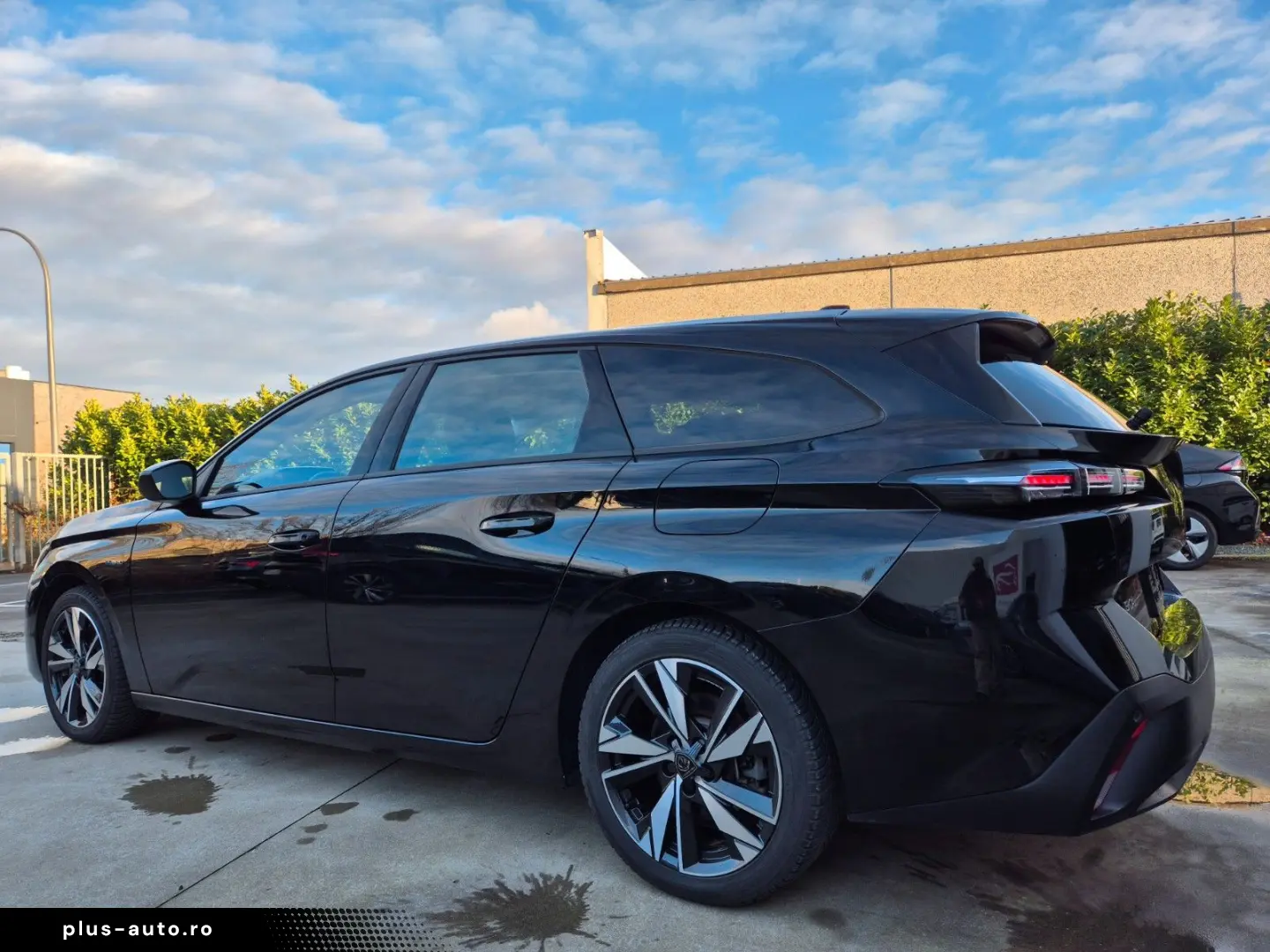 PEUGEOT 308 SW 1.6    PHEV HYBRID    e-EAT8    77.434 KM