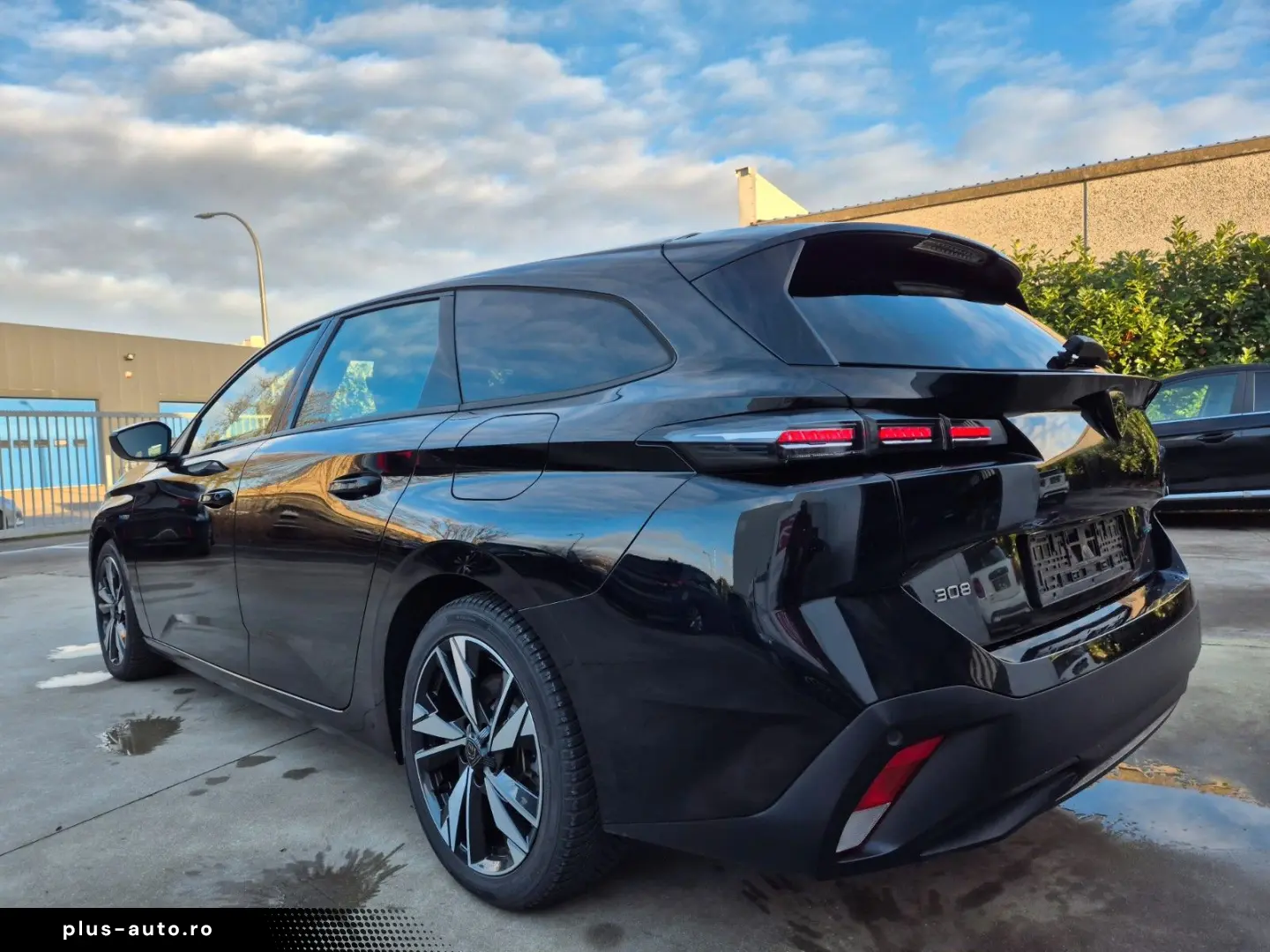 PEUGEOT 308 SW 1.6    PHEV HYBRID    e-EAT8    77.434 KM