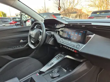 PEUGEOT 308 SW 1.6    PHEV HYBRID    e-EAT8    77.434 KM