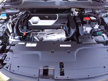 DS DS4 E-Tense Bastille