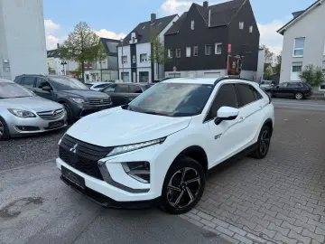 MITSUBISHI Eclipse Cross Hybrid 4WD Kamera LED AHK