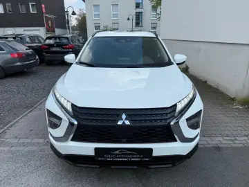 MITSUBISHI Eclipse Cross Hybrid 4WD Kamera LED AHK