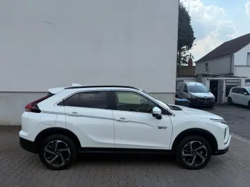 MITSUBISHI Eclipse Cross Hybrid 4WD Kamera LED AHK