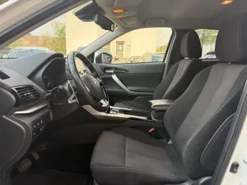 MITSUBISHI Eclipse Cross Hybrid 4WD Kamera LED AHK