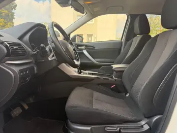 MITSUBISHI Eclipse Cross Hybrid 4WD Kamera LED AHK