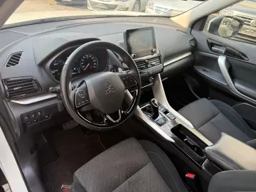 MITSUBISHI Eclipse Cross Hybrid 4WD Kamera LED AHK