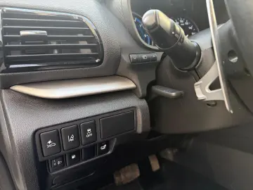 MITSUBISHI Eclipse Cross Hybrid 4WD Kamera LED AHK