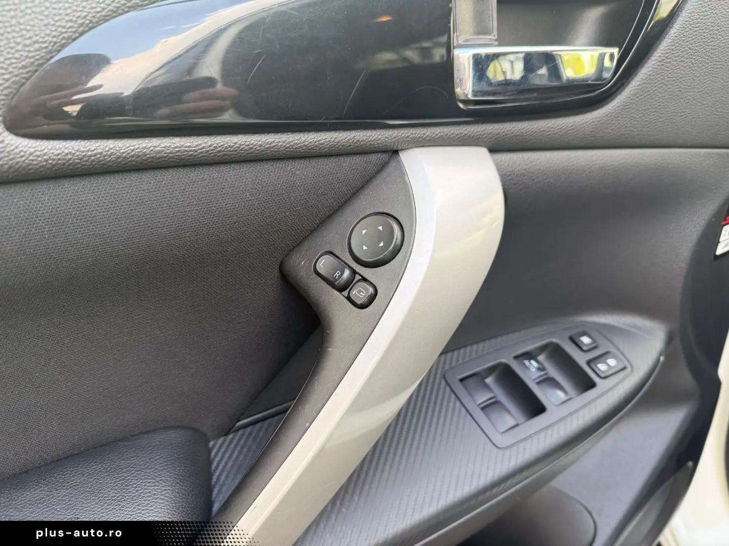 MITSUBISHI Eclipse Cross Hybrid 4WD Kamera LED AHK