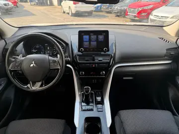 MITSUBISHI Eclipse Cross Hybrid 4WD Kamera LED AHK