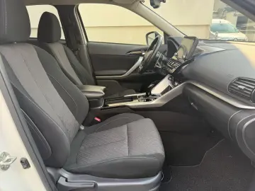 MITSUBISHI Eclipse Cross Hybrid 4WD Kamera LED AHK