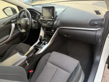 MITSUBISHI Eclipse Cross Hybrid 4WD Kamera LED AHK