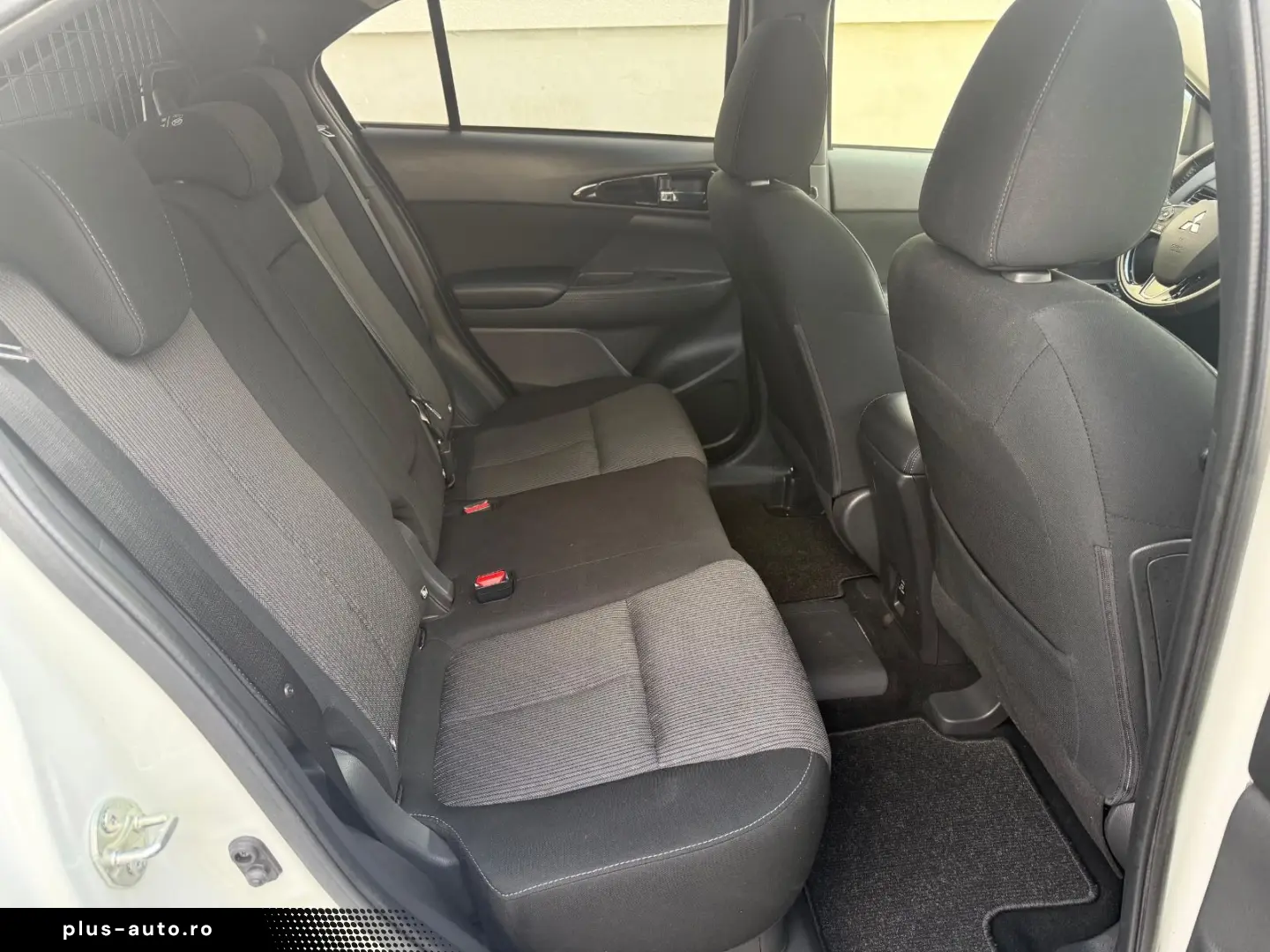 MITSUBISHI Eclipse Cross Hybrid 4WD Kamera LED AHK