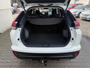 MITSUBISHI Eclipse Cross Hybrid 4WD Kamera LED AHK