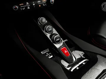 FERRARI Portofino V8 600hk Magneride Carbon Fiber