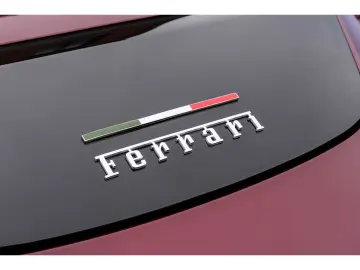FERRARI Roma Spider  Matrix-LED JBL P.Display ACC