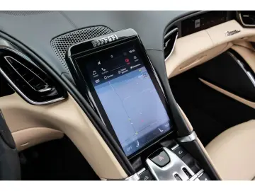 FERRARI Roma Spider  Matrix-LED JBL P.Display ACC