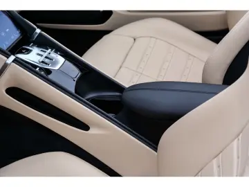 FERRARI Roma Spider  Matrix-LED JBL P.Display ACC