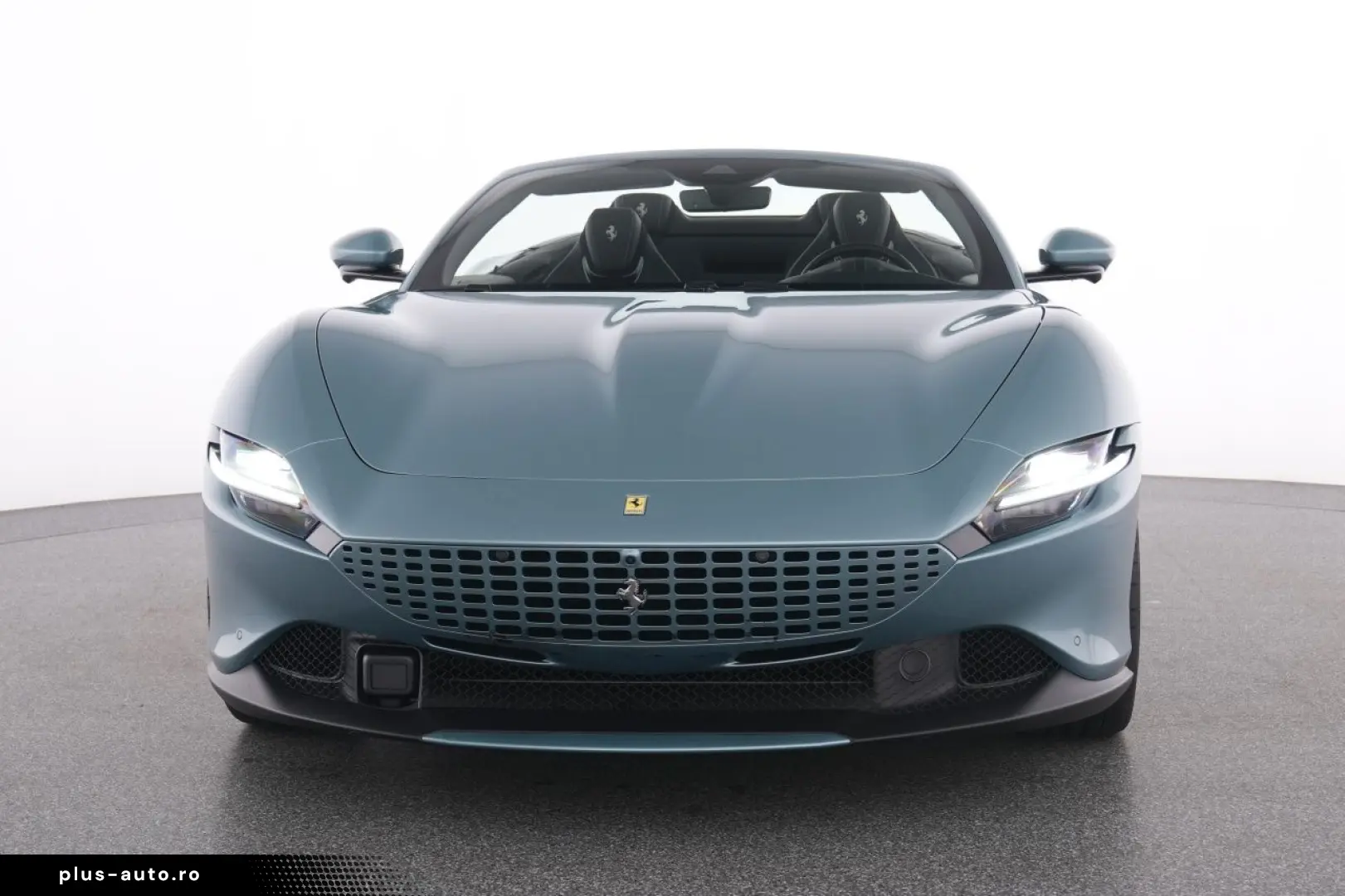 FERRARI Roma Spider Special Color Celleste Trevi