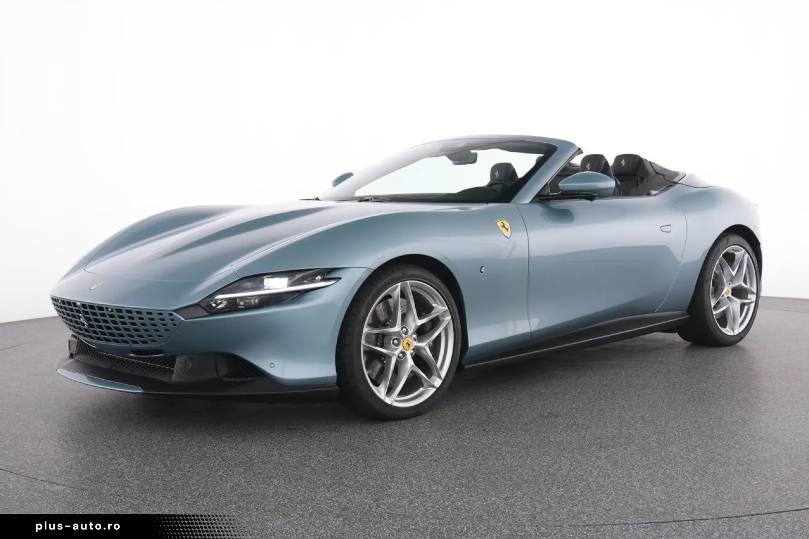 FERRARI Roma Spider Special Color Celleste Trevi