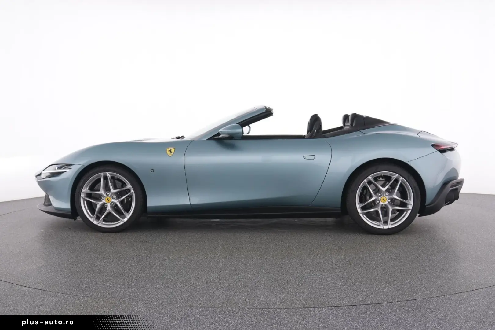 FERRARI Roma Spider Special Color Celleste Trevi