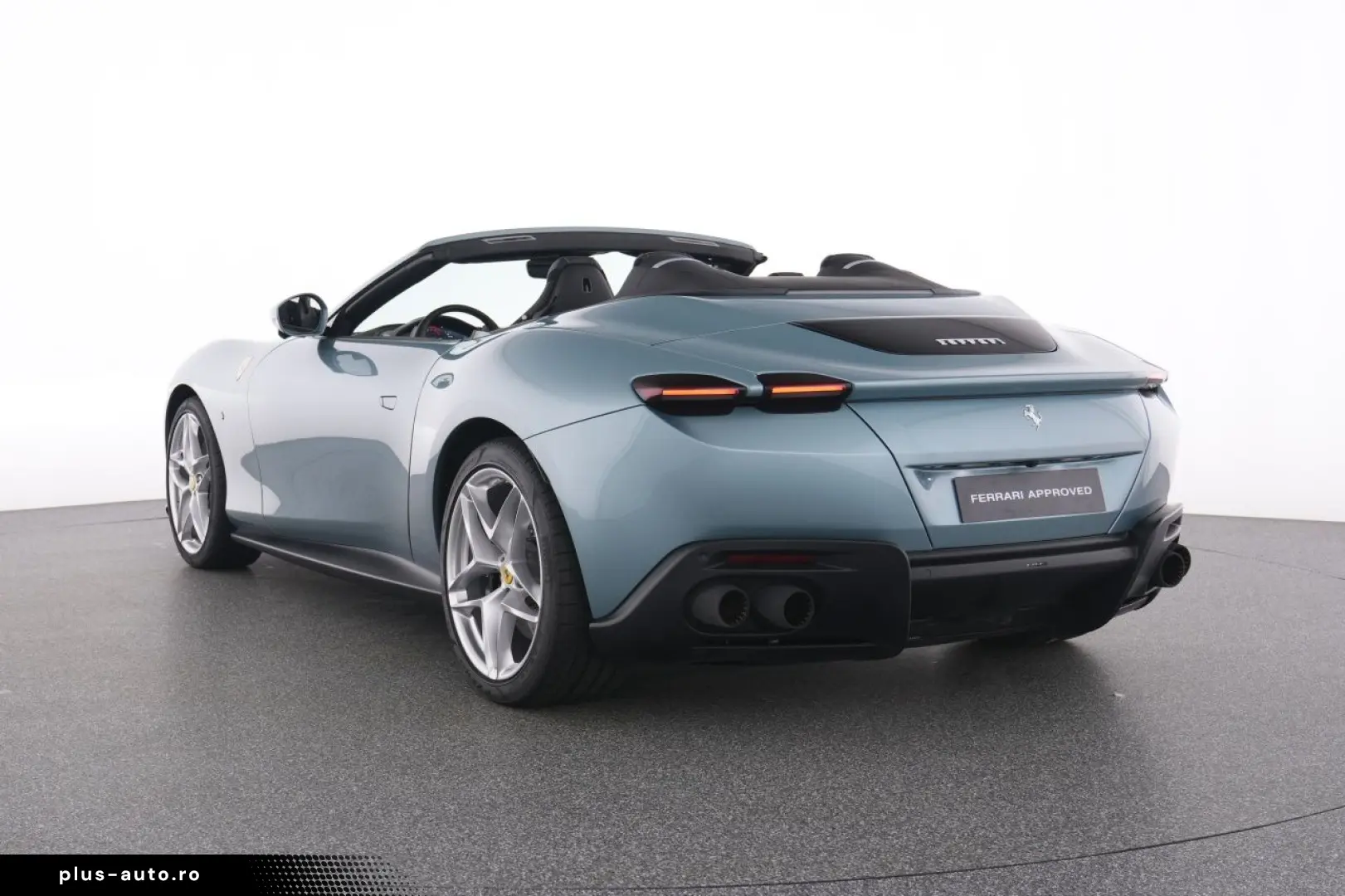 FERRARI Roma Spider Special Color Celleste Trevi