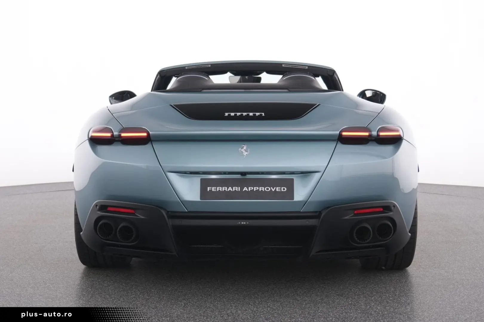 FERRARI Roma Spider Special Color Celleste Trevi