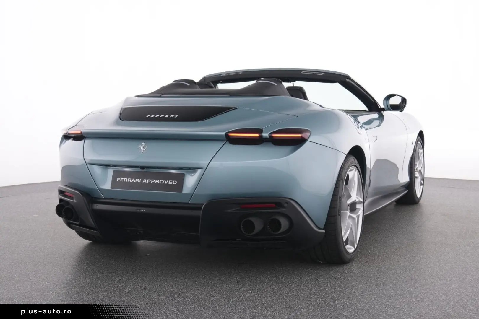 FERRARI Roma Spider Special Color Celleste Trevi