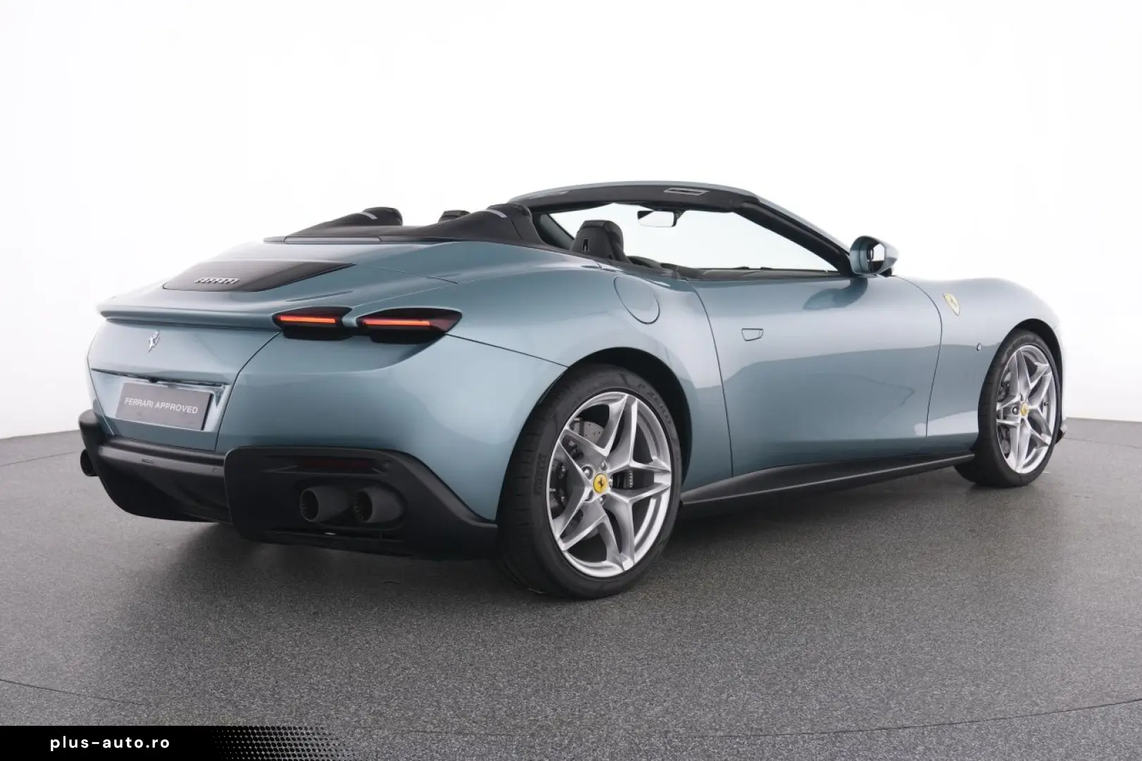 FERRARI Roma Spider Special Color Celleste Trevi