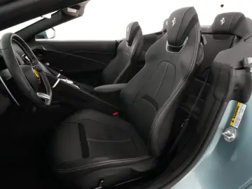 FERRARI Roma Spider Special Color Celleste Trevi