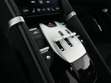 FERRARI Roma Spider Special Color Celleste Trevi