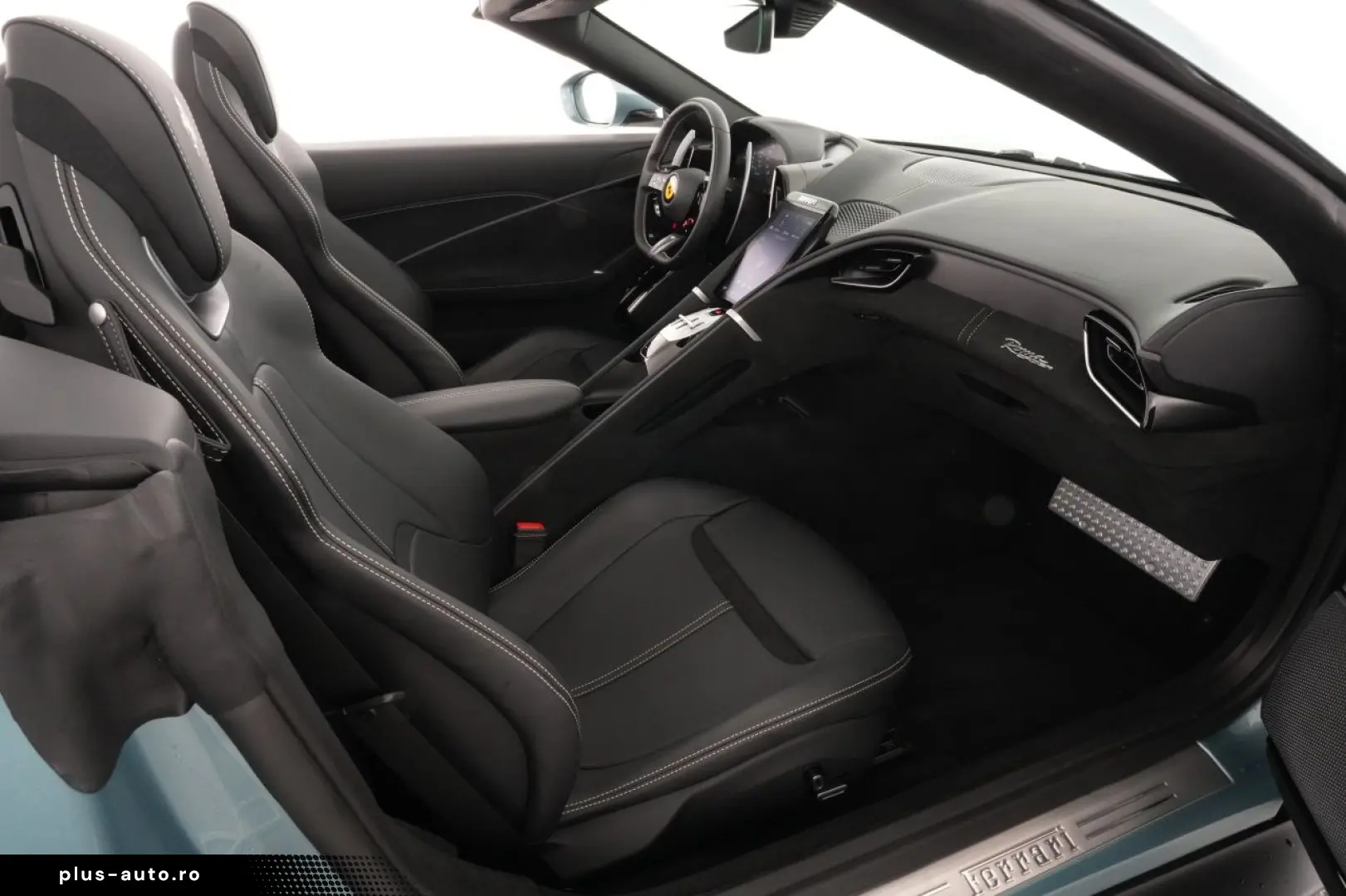 FERRARI Roma Spider Special Color Celleste Trevi