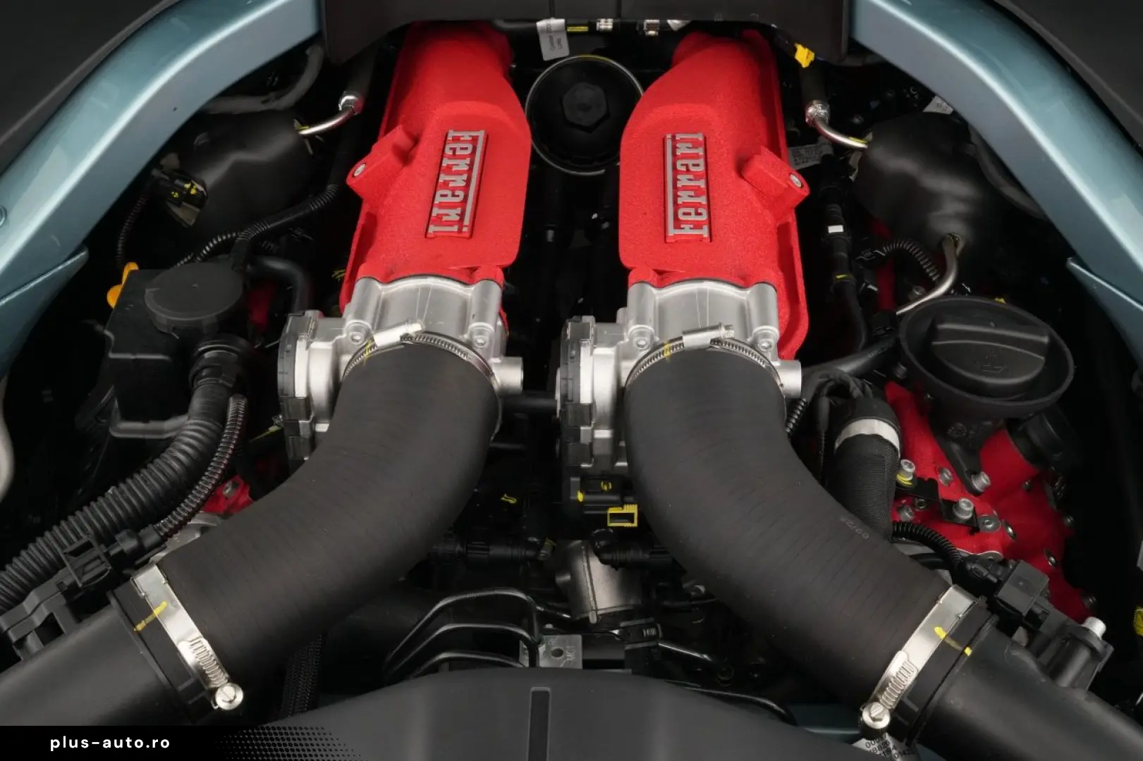 FERRARI Roma Spider Special Color Celleste Trevi