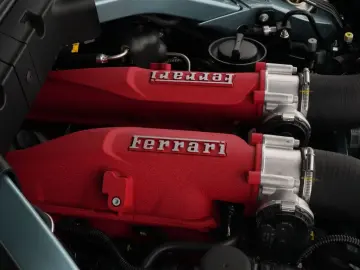 FERRARI Roma Spider Special Color Celleste Trevi