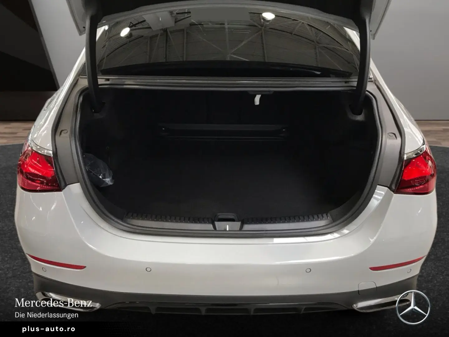 MERCEDES-BENZ E 220 d AMG Premium   Night DISTR  21 &hellip;