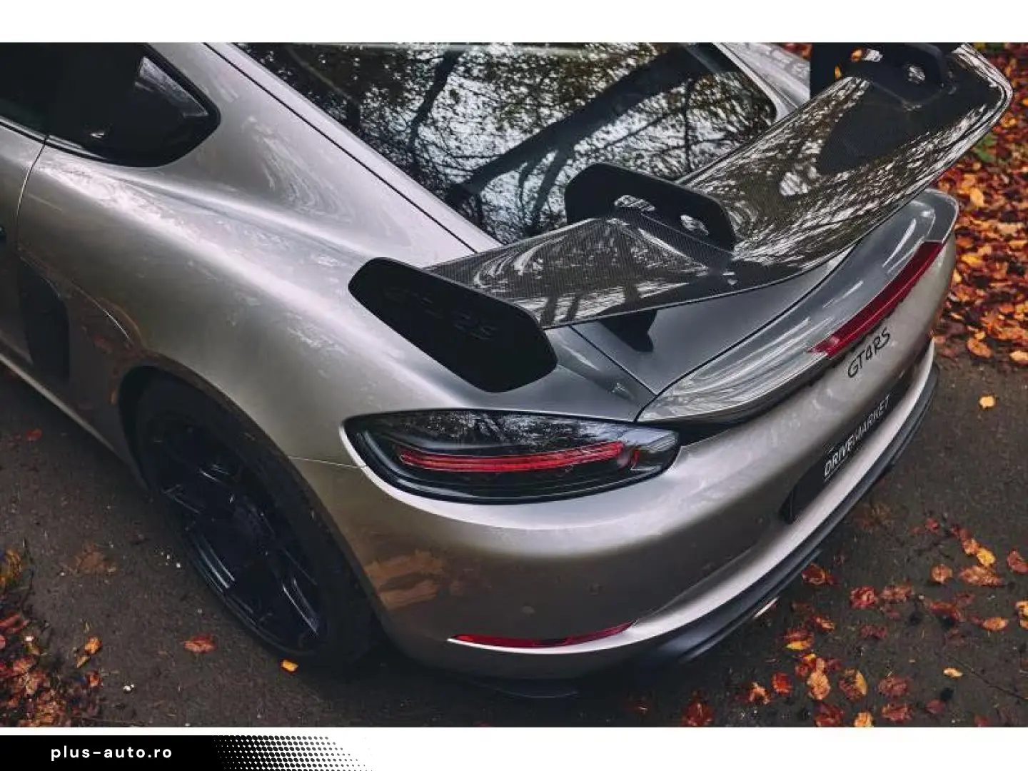 Porsche Cayman GT4 RS Weissach