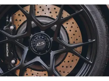 Porsche Cayman GT4 RS Weissach