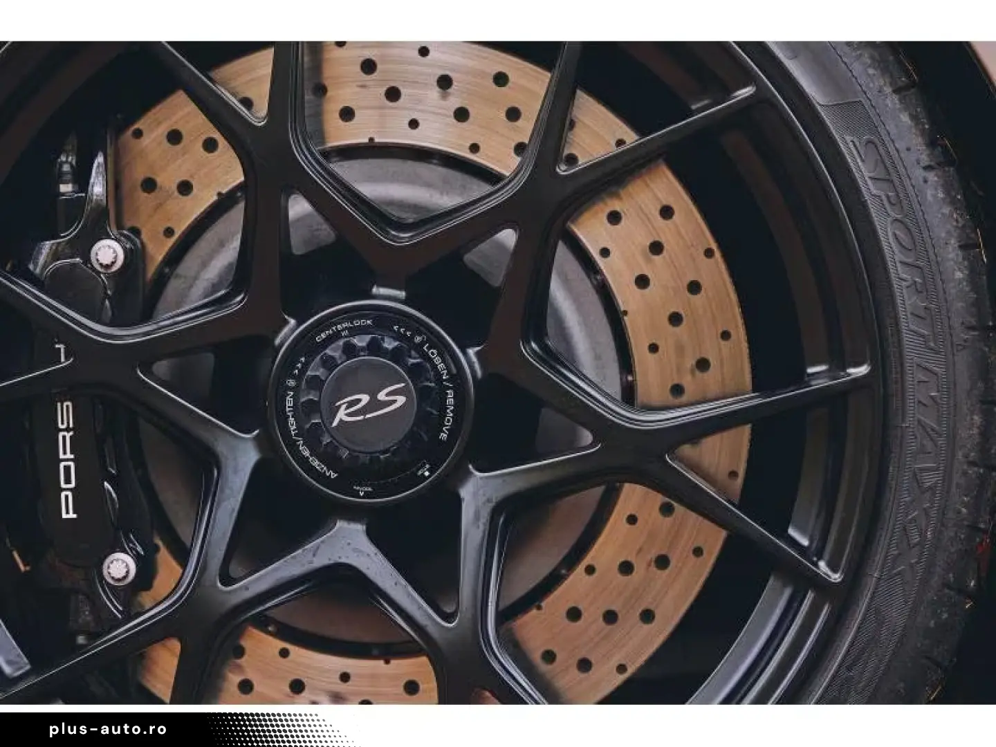 Porsche Cayman GT4 RS Weissach