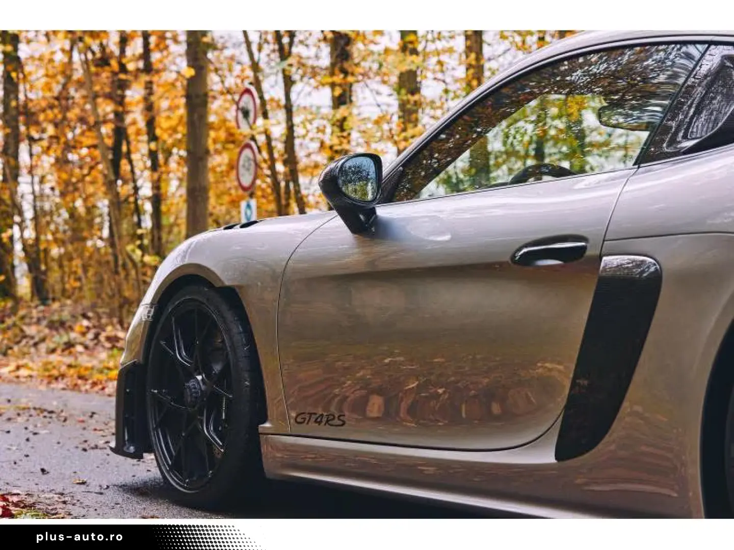 Porsche Cayman GT4 RS Weissach