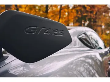 Porsche Cayman GT4 RS Weissach