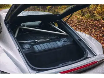 Porsche Cayman GT4 RS Weissach