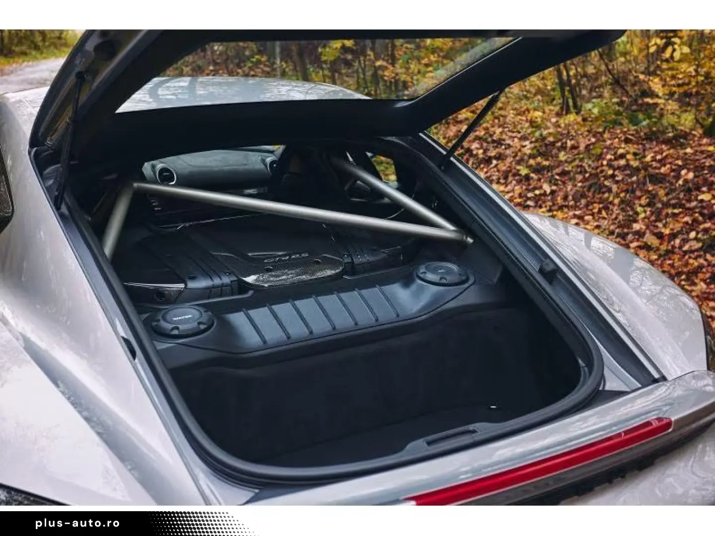 Porsche Cayman GT4 RS Weissach