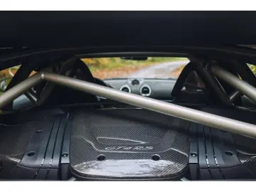 Porsche Cayman GT4 RS Weissach