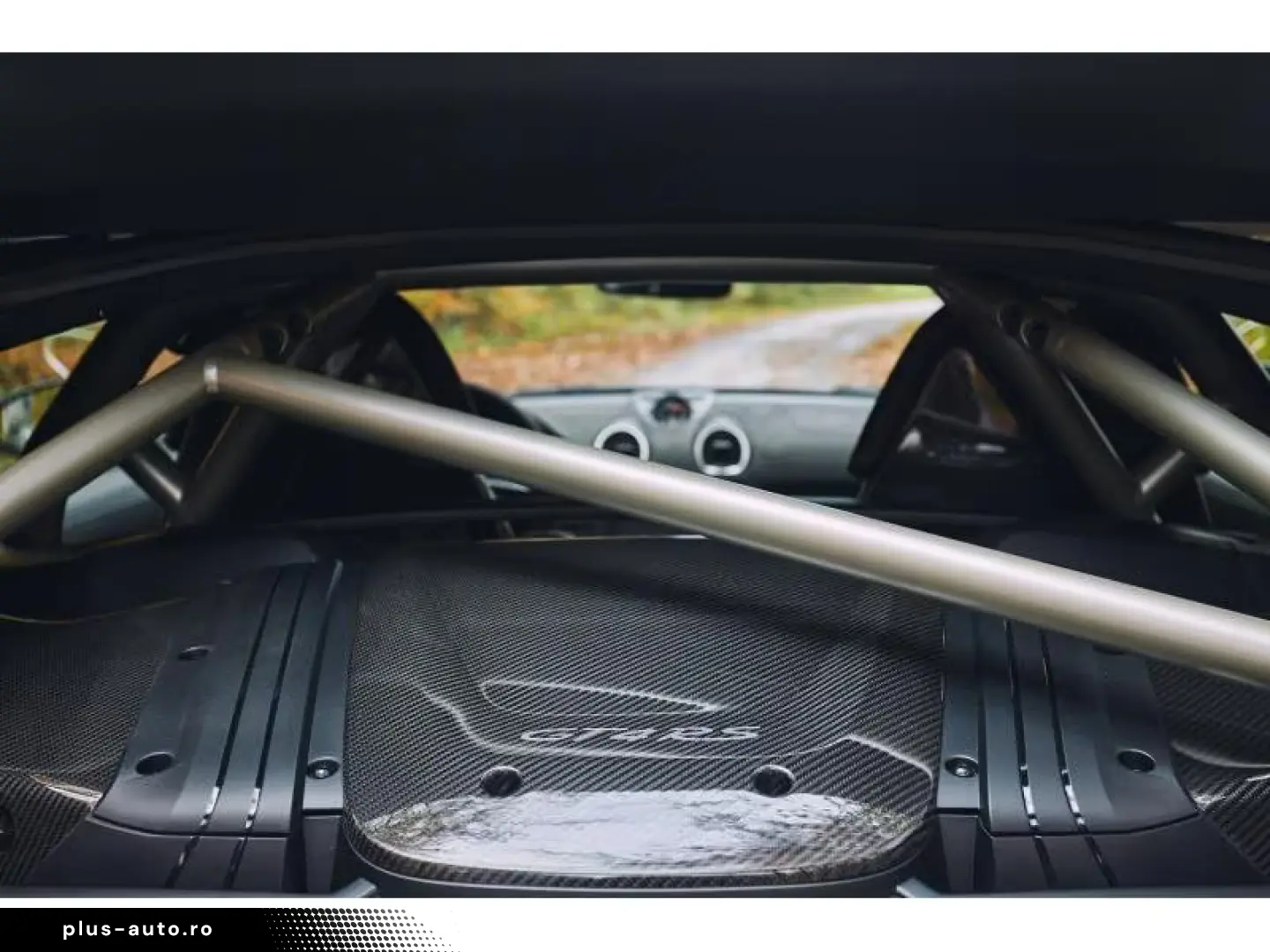 Porsche Cayman GT4 RS Weissach