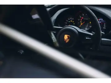 Porsche Cayman GT4 RS Weissach