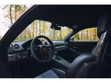 Porsche Cayman GT4 RS Weissach