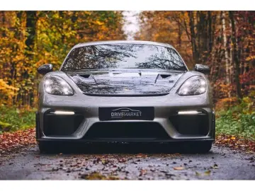 Porsche Cayman GT4 RS Weissach