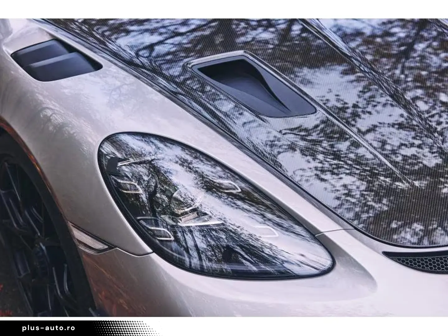 Porsche Cayman GT4 RS Weissach