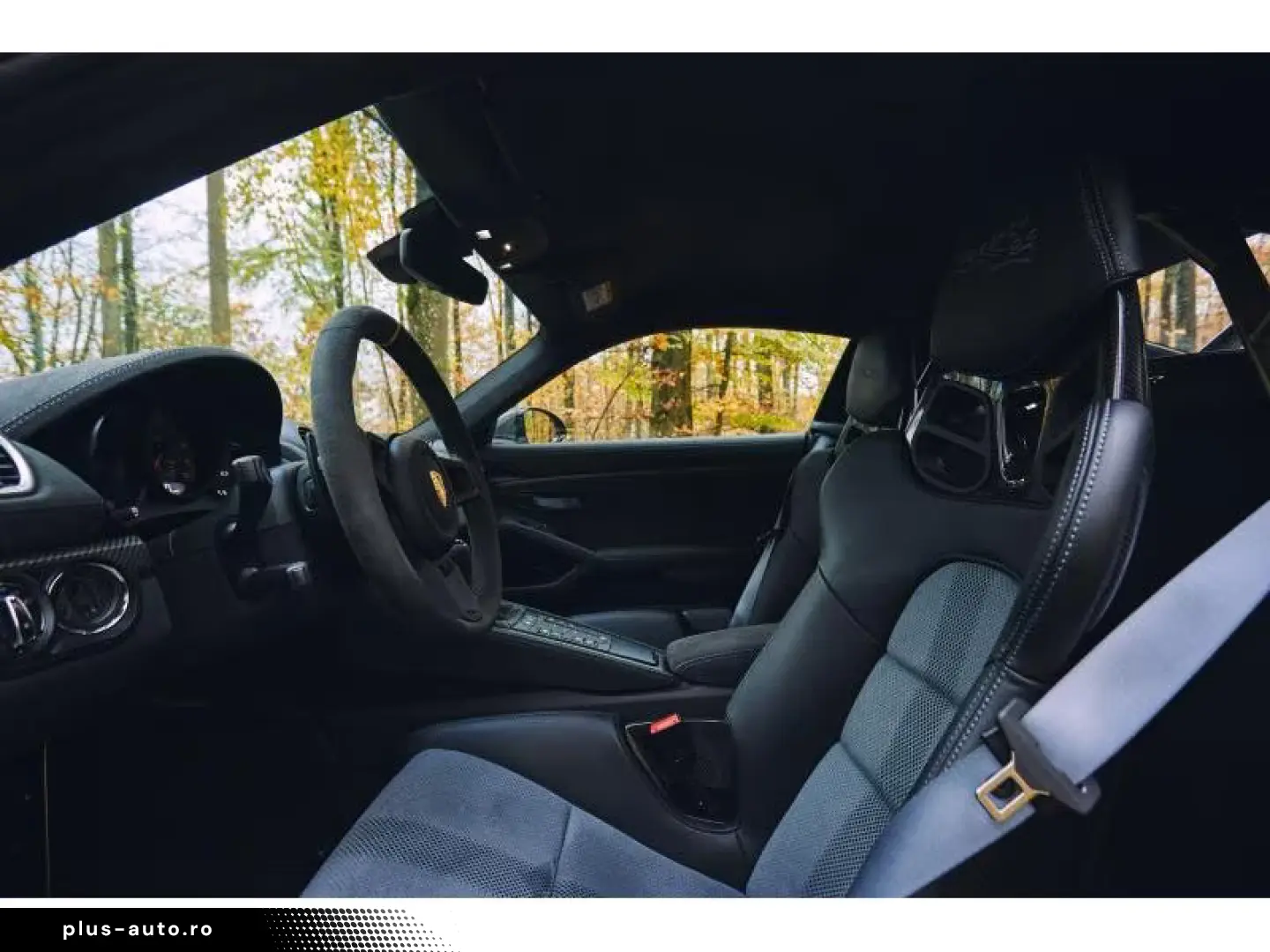 Porsche Cayman GT4 RS Weissach